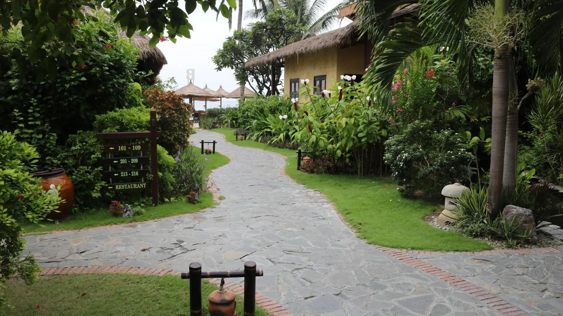 Bamboo Village Beach Resort & Spa Phan Thiết 4*,  Vietnam